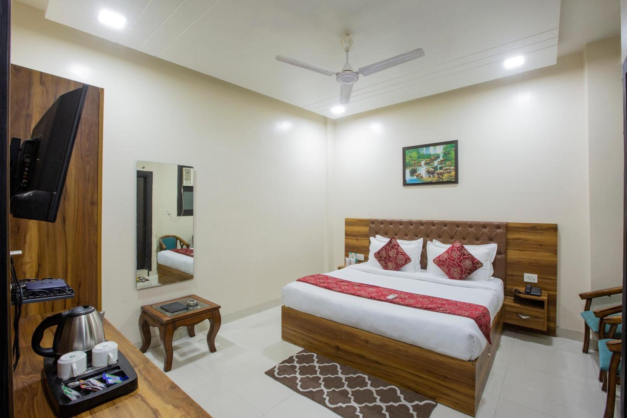 Hotel Nysha Palace Near Igi Airport Yeni Delhi Dış mekan fotoğraf