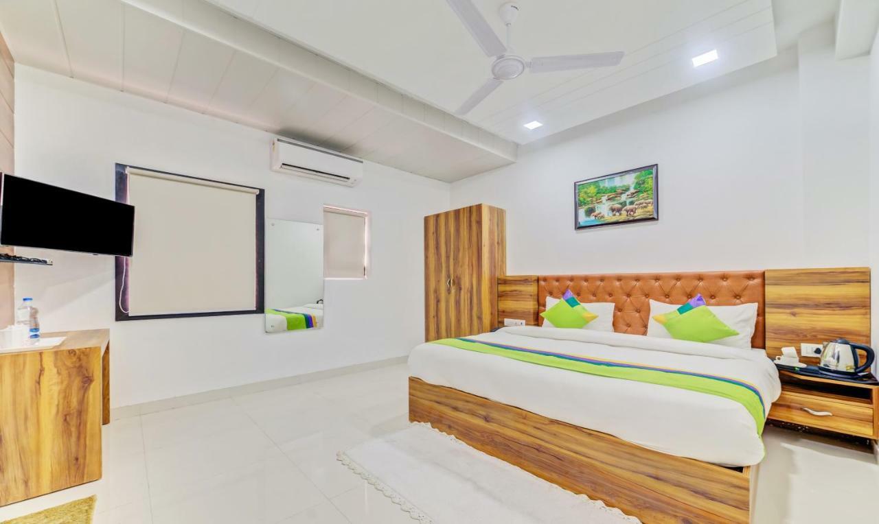 Hotel Nysha Palace Near Igi Airport Yeni Delhi Dış mekan fotoğraf
