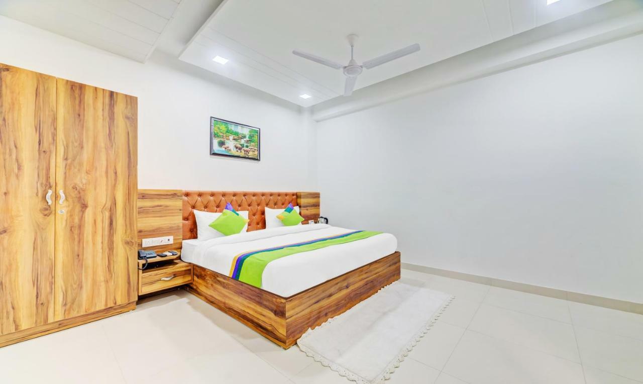 Hotel Nysha Palace Near Igi Airport Yeni Delhi Dış mekan fotoğraf