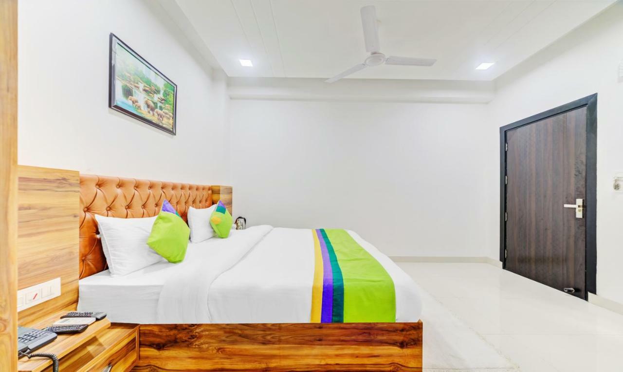 Hotel Nysha Palace Near Igi Airport Yeni Delhi Dış mekan fotoğraf